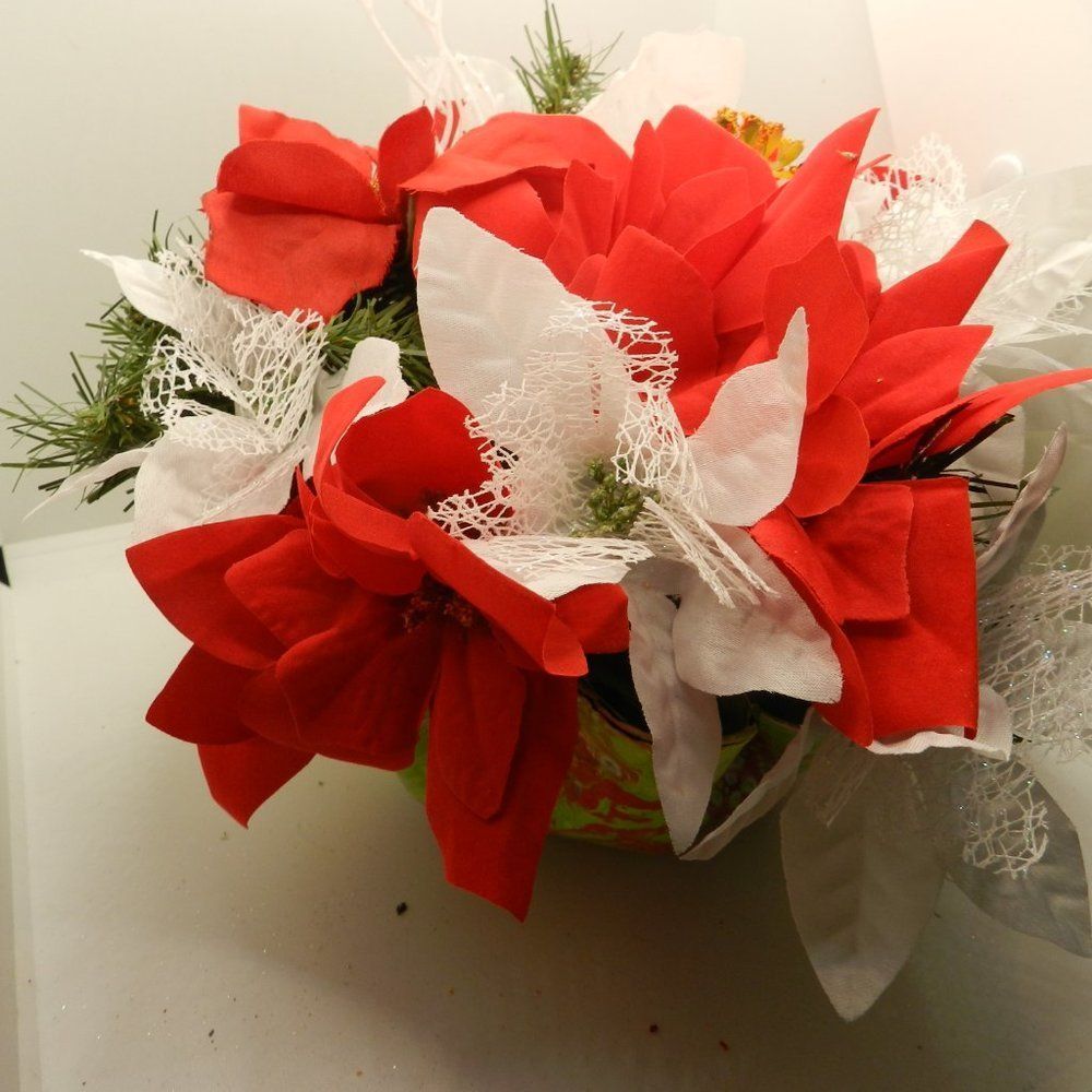 Hand Crafted Floral Table Centerpiece Winter Red Pointsettia Flower Vinyl Record